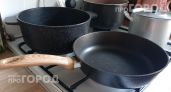 Выкиньте дорогую химию: нагар со сковородок слетает за пять минут благодаря этому простому составу на кухне