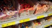 Больше не покупаю развесные конфеты в супермаркетах: работники складов рассказали всю грязную правду