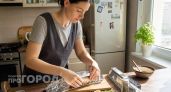 Всегда заворачивали фольгу не той стороной: эксперты объяснили, как правильно готовить блюда в духовке