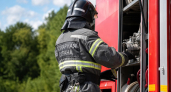 12 пожаров и 5 ДТП за сутки: МЧС задействовало 256 человек