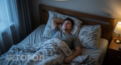 Ваш мозг не отдыхает ночью из-за одной ошибки: почему привычка листать ленту перед сном крадет вашу энергию