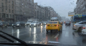 В Ростове на фоне шторма поездки на такси подорожали до 1000 рублей