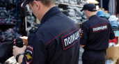 На рынке в Ростове изъяли более 300 единиц поддельной одежды и обуви