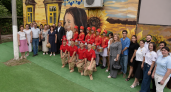 В Чалтыре открыли мурал с ветераном Калустом Магояном и его правнучкой