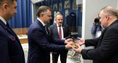 Юрий Слюсарь передал центру в Ростове казачью шашку с Парада Победы