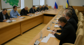 Юрий Слюсарь отметил на выставке разработки молодых ученых для экономики и АПК