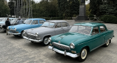 В Ростове автопробегом и выставкой отметили 70-летие выпуска «Волги» ГАЗ-21