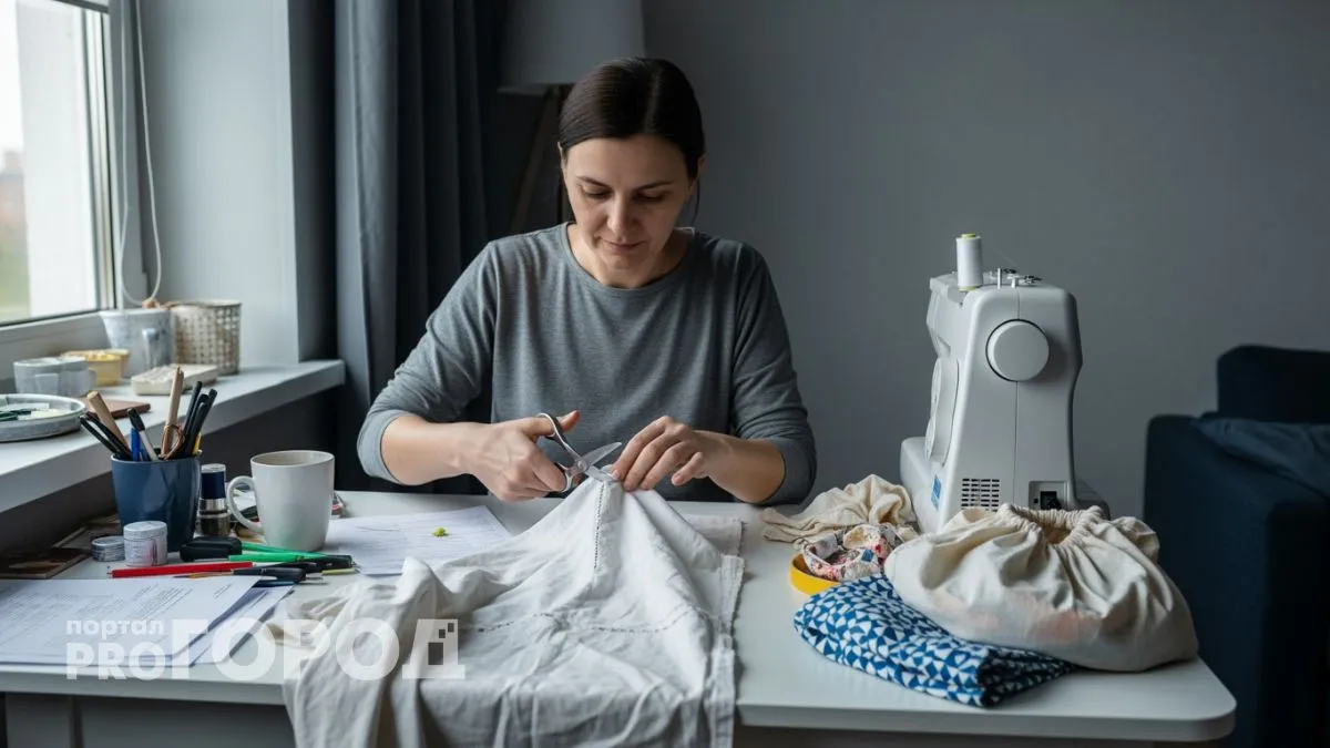 Старые простыни и пододеяльники превращаются в нужные домашние помпомщники за 15 минут