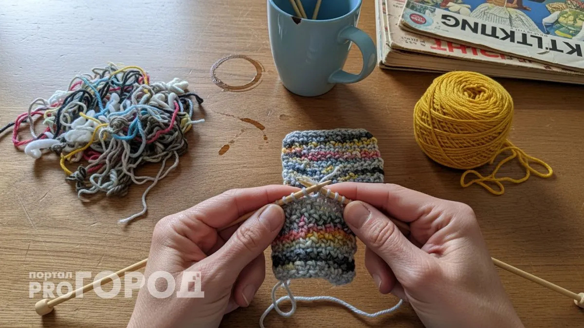 Накопились клубочки остатков пряжи — превращаю их в практичные домашние штучки за пару часов