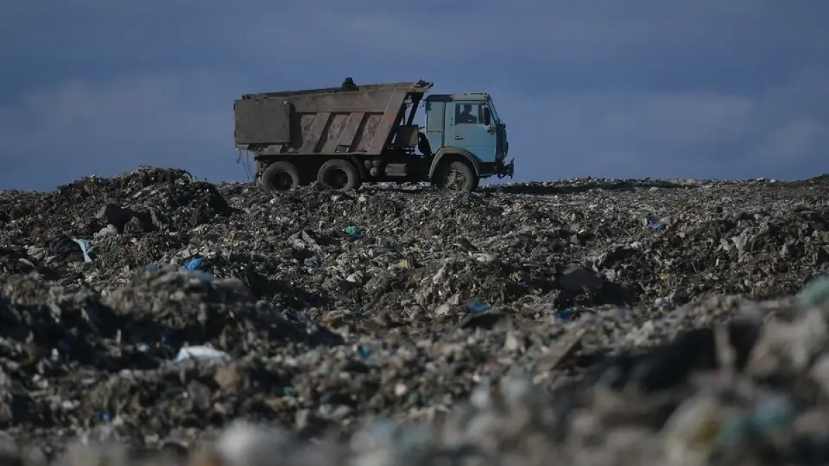 В Зернограде потушили пожар на полигоне площадью 700 квадратных метров