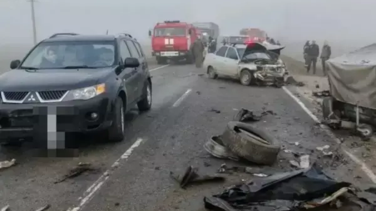 Четыре автомобиля столкнулись на трассе «Элиста-Зимовники»: два водителя погибли