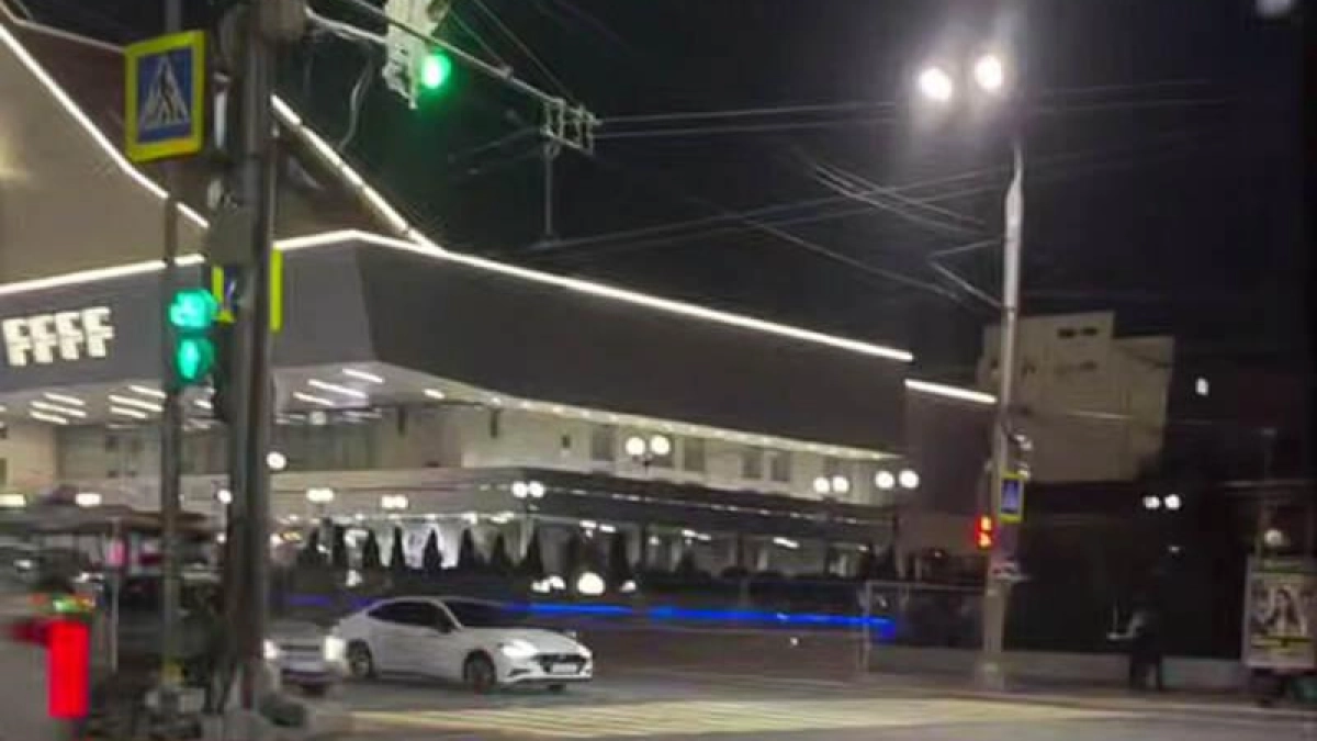 На Большой Садовой открыли наземный переход вместо закрытого подземного