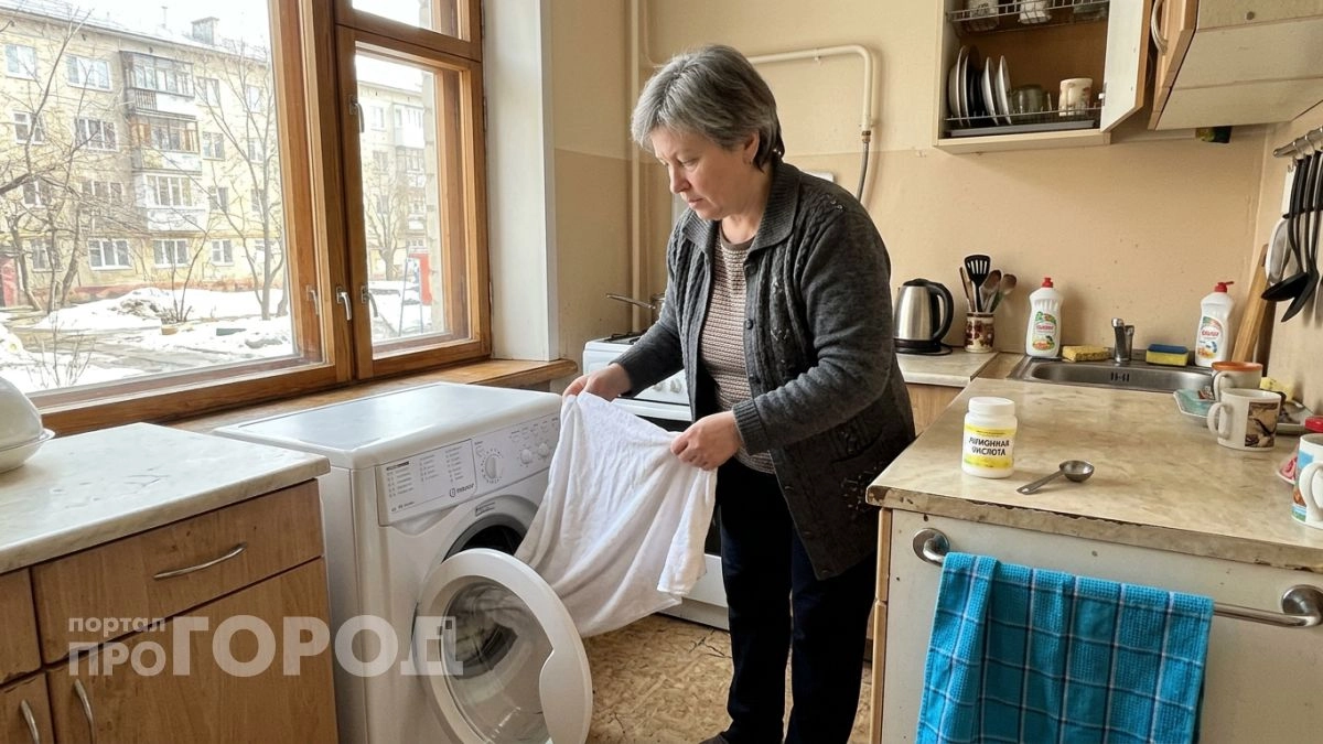 Добавляю один пакетик прямо в барабан и застиранные вещи выходят белее нового