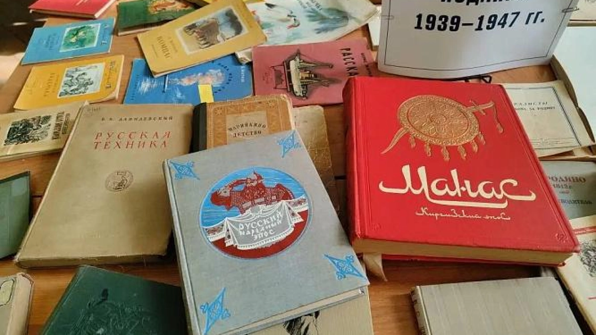 «Молодая гвардия» передала библиотеке Чехова 631 книгу — почти век истории