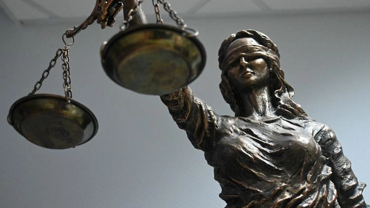 Экс-глава полиции Ростова взят под стражу по делу о взятках