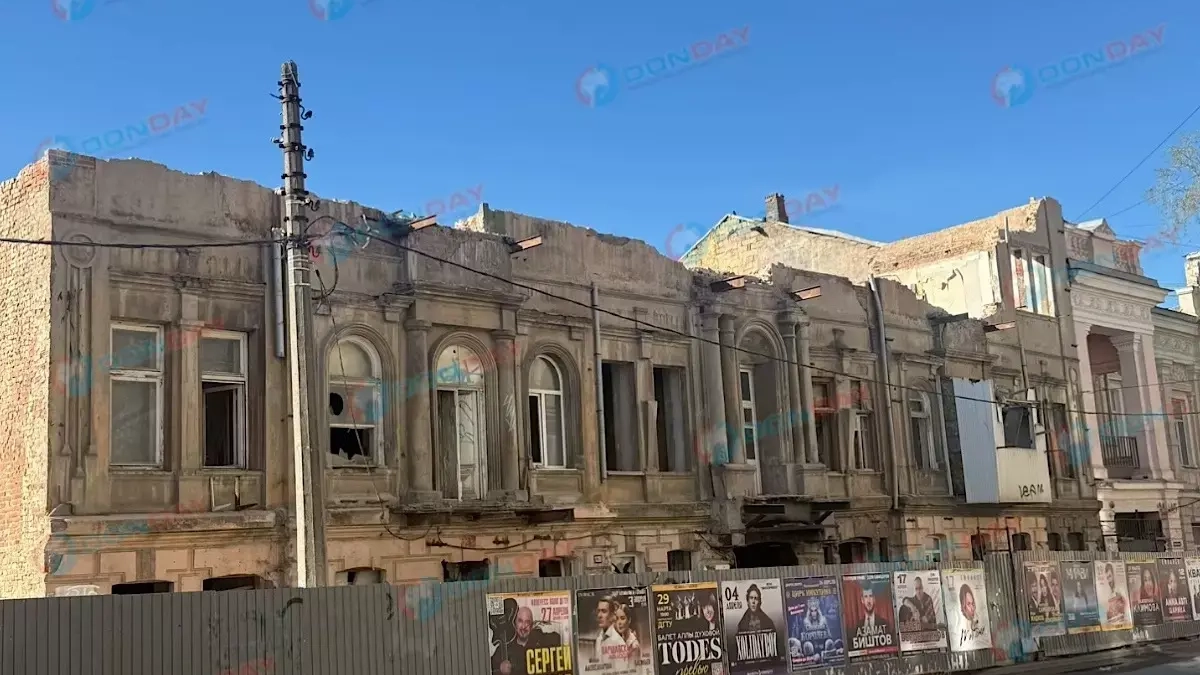 В Ростове снесли два верхних этажа дома Парамонова 1900 года постройки