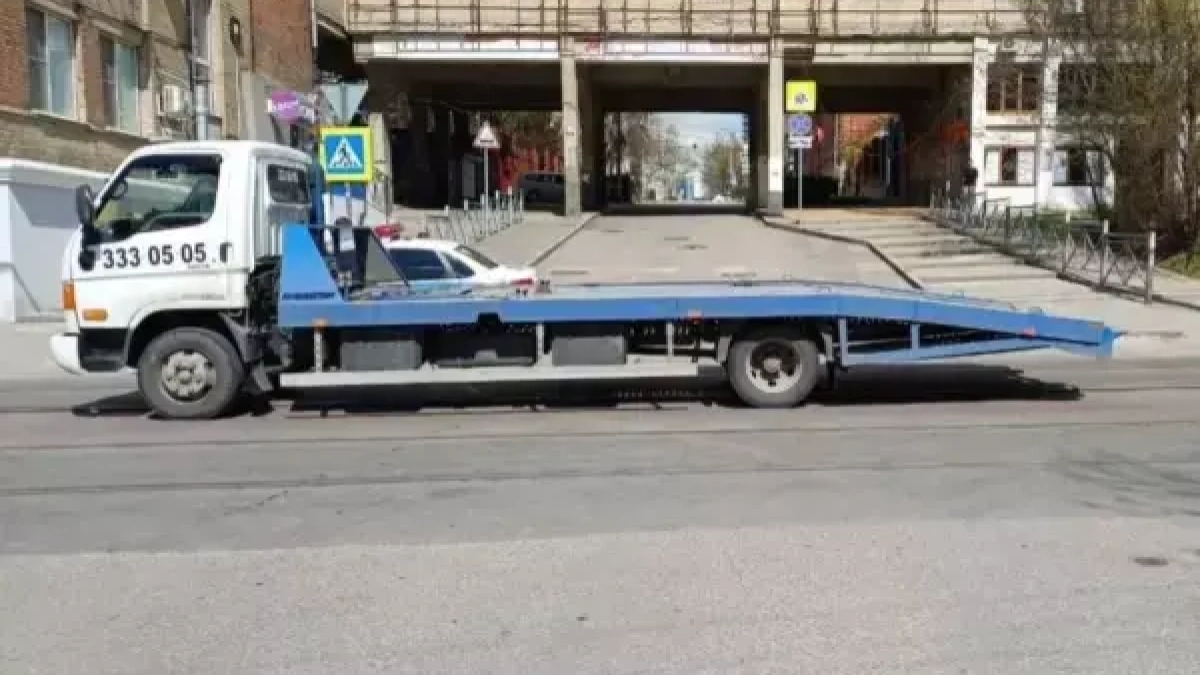 В Ростове водитель не уступил дорогу и врезался в опору ЛЭП: пострадал ребёнок