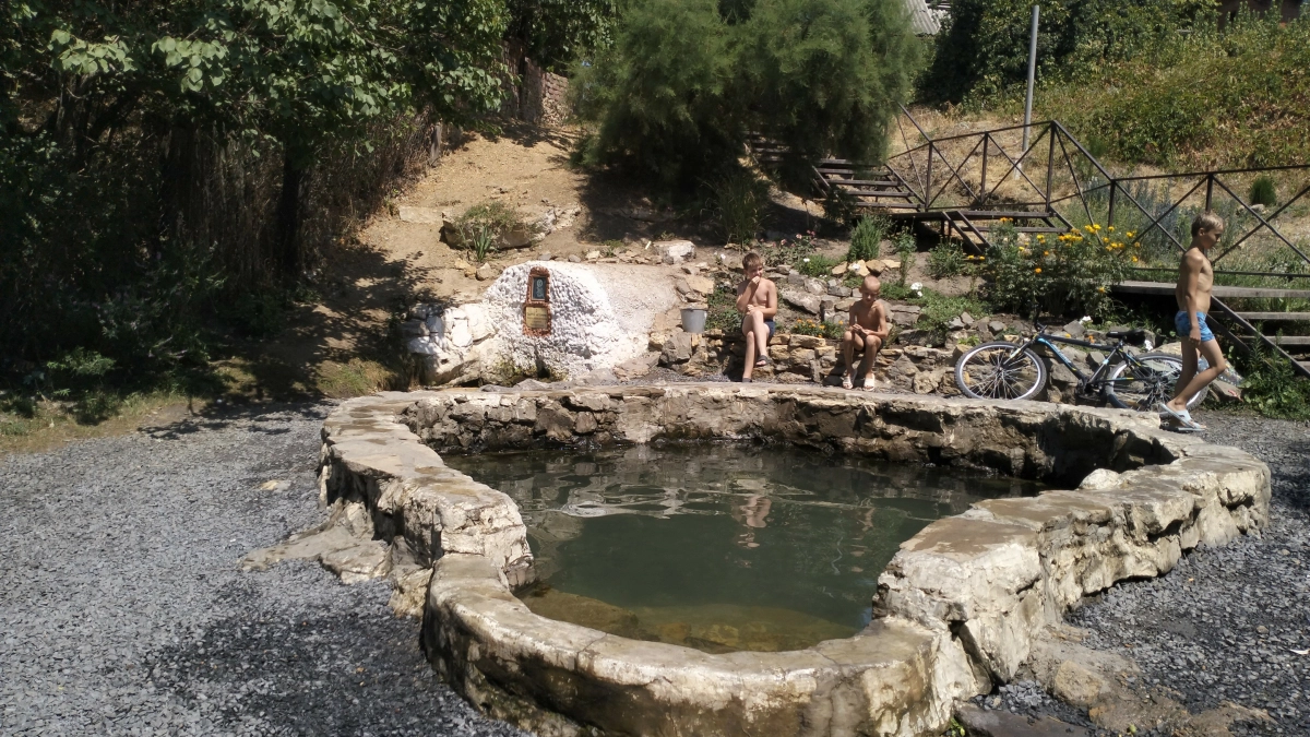 Горящая вода и серебряные родники: необычные источники Ростовской области