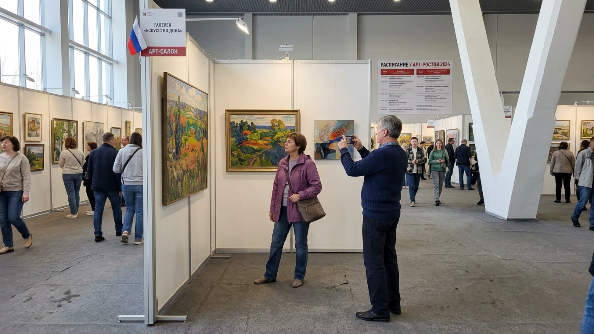 В Ростове открылась крупнейшая на юге выставка-продажа искусства с 3 тыс. работ