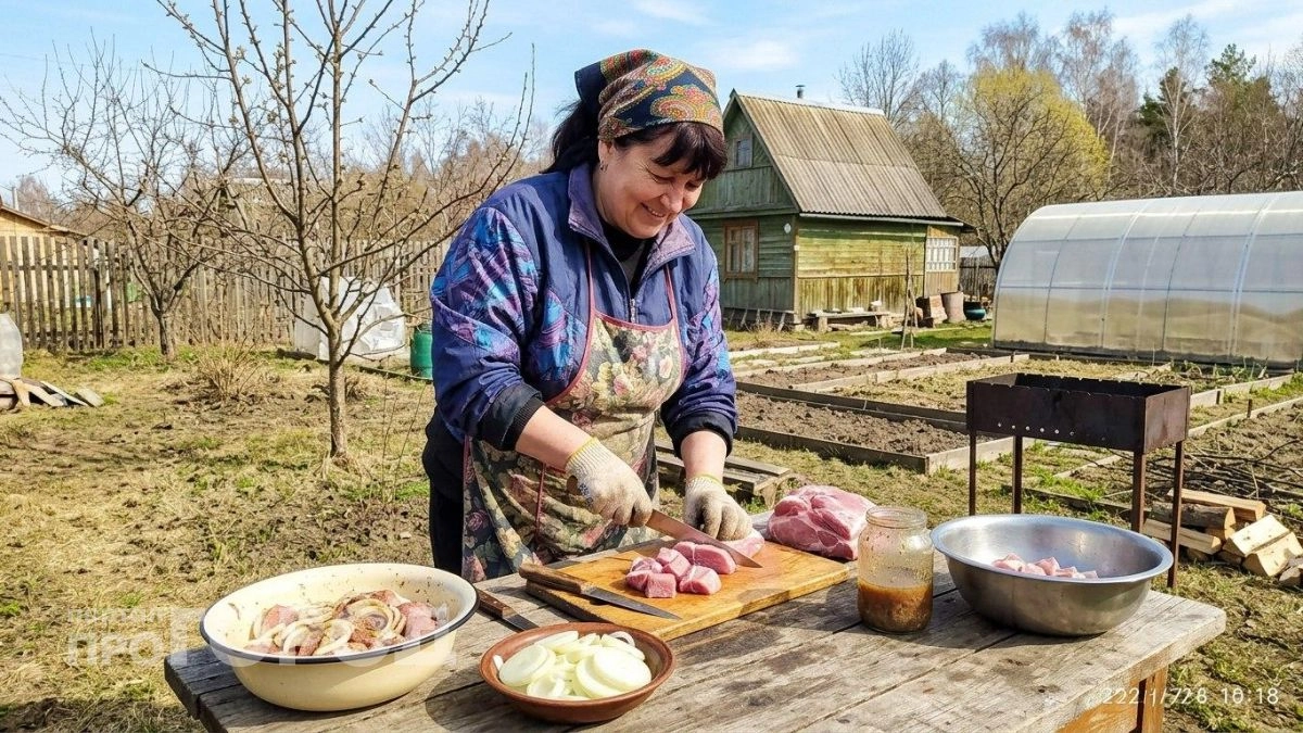 Выкиньте уксус и забудьте про кефир: этот простой маринад превратит любое мясо в нежнейшее лакомство на майские