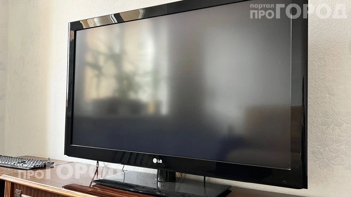 Ваш телевизор покроется пятнами: перестаньте делать эти пять вещей при уборке экрана и продлите ему жизнь