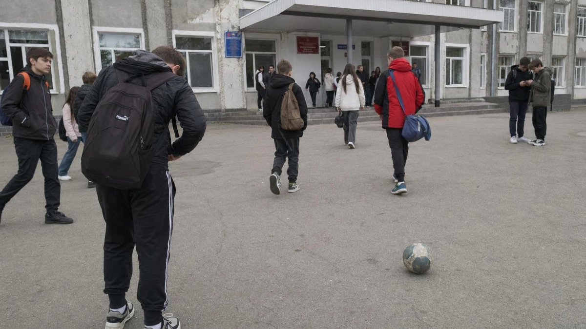 Плановый ремонт водовода в Таганроге изменил режим работы 13 учебных заведений