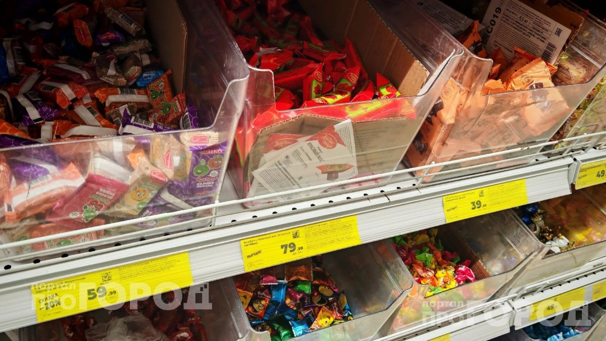 Больше не беру конфеты на развес: скрытая правда о том что реально происходит с товаром на полках магазина
