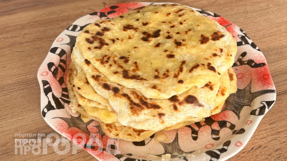Больше не трачу время на замес теста: картофельные лепешки с тянущимся сыром готовлю всего за пятнадцать минут