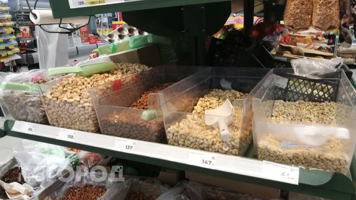 Выбирайте этот орех вместо миндаля или грецкого: диетологи раскрыли продукт с двойной пользой для здоровья