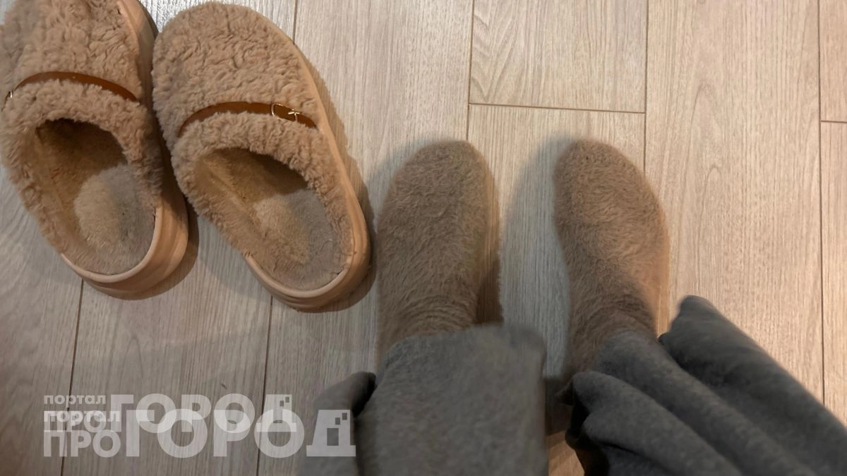 Забудьте про толстые шерстяные носки: этот простой ритуал на пять минут согревает ступни на весь вечер