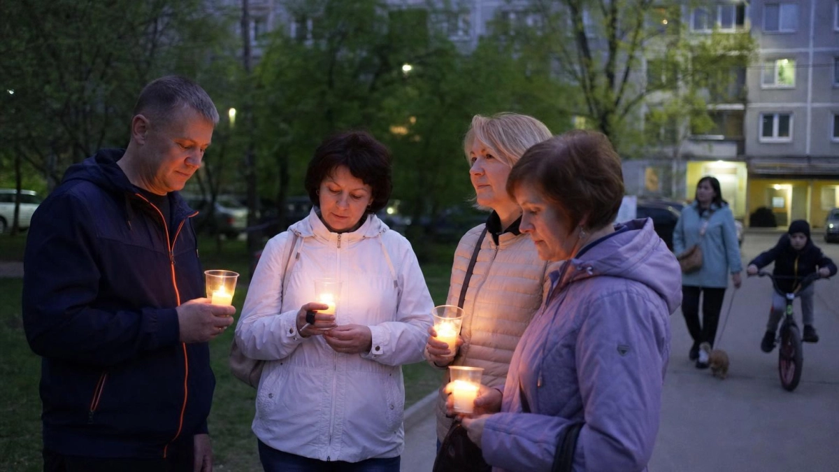 Ростовчане зажгли свечи в память о жертвах трагедии в Одессе