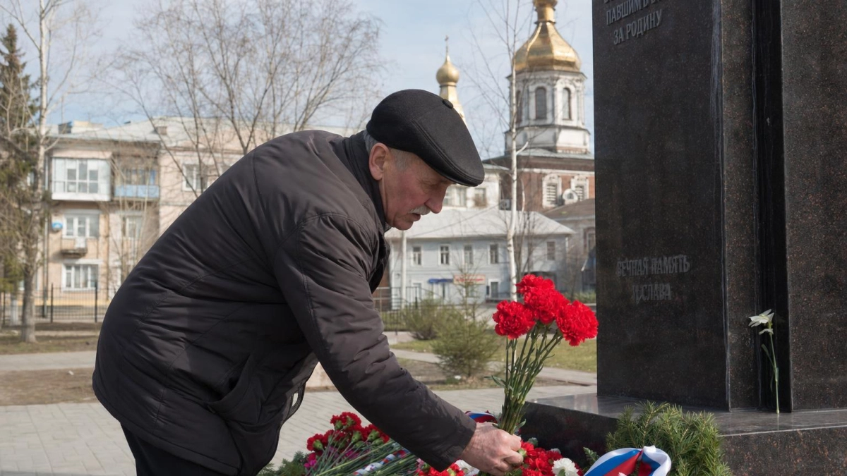 В Ростове открыли монумент с землёй из 19 городов воинской славы