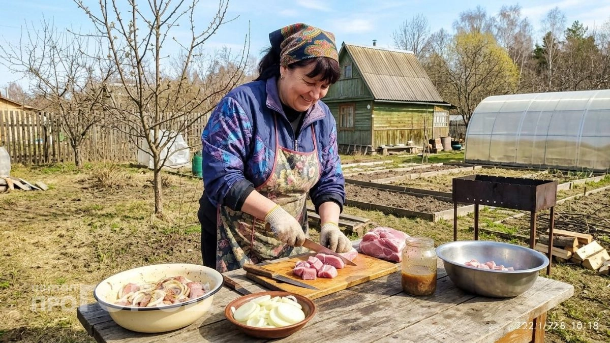 Хватит ждать сутками: этот быстрый способ маринования сделает мясо мягким и сочным всего за 30 минут