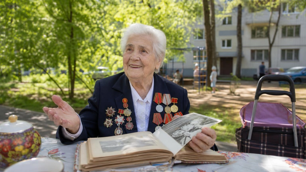 Губернатор в четвёртый раз навестил 102-летнего ветерана Великой Отечественной