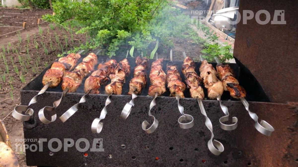 Перестала мариновать мясо в уксусе: теперь использую крепкий чай для идеальной мягкости и вкуса