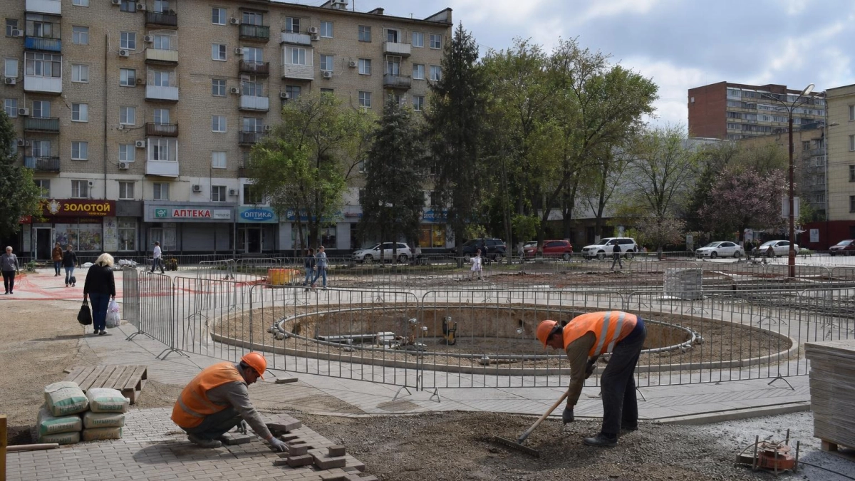 В Ростове разобрали конструкции на площади Ленина и ищут подрядчика для фонтана