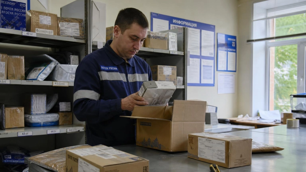 В Ростове в упаковке лапши нашли шесть телефонов для заключённого