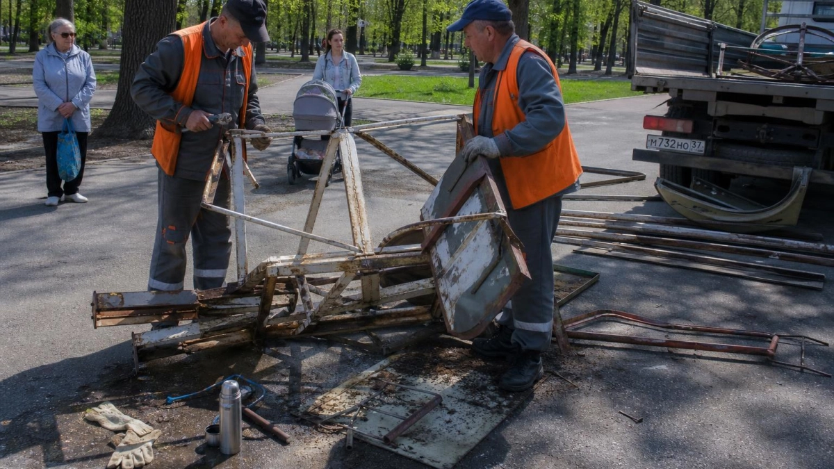Аттракционы у парка «Плевен» демонтируют после расторжения договора с арендатором