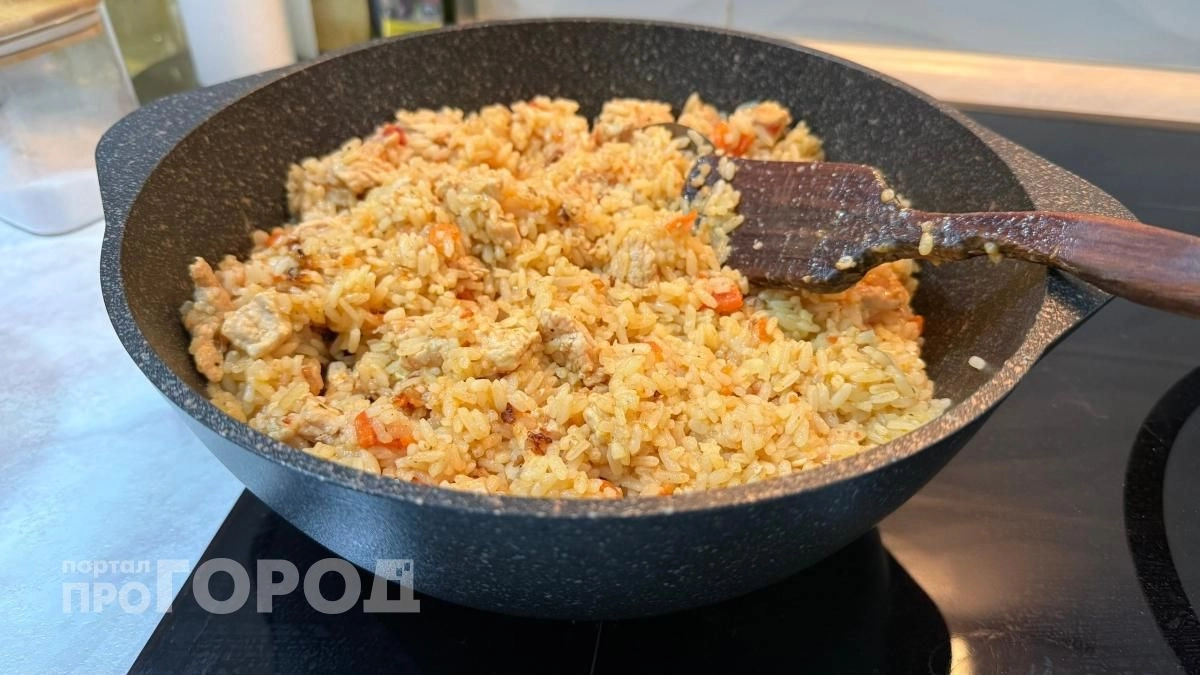 Хватит превращать плов в липкую кашу: один секрет с температурой воды сделает ваш рис идеально рассыпчатым