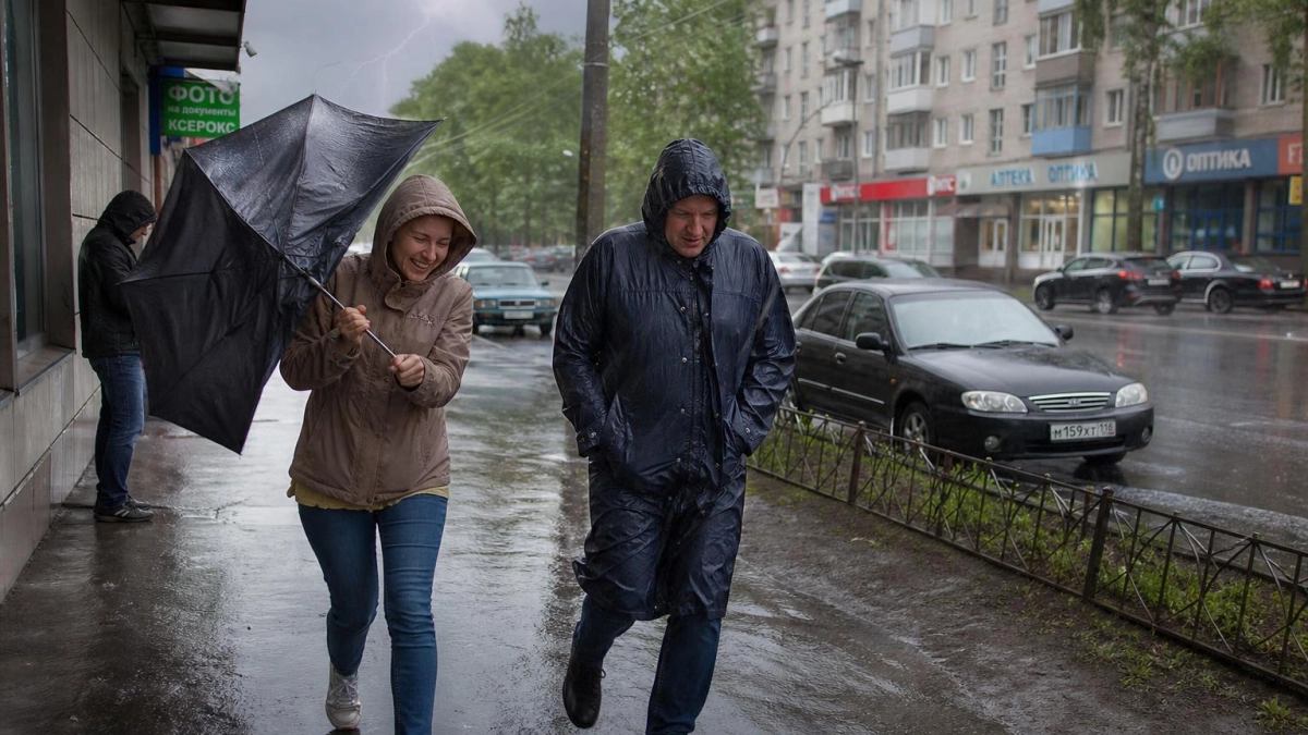 Гроза, ливни и шквалистый ветер: Ростов встретит 31 мая непогодой