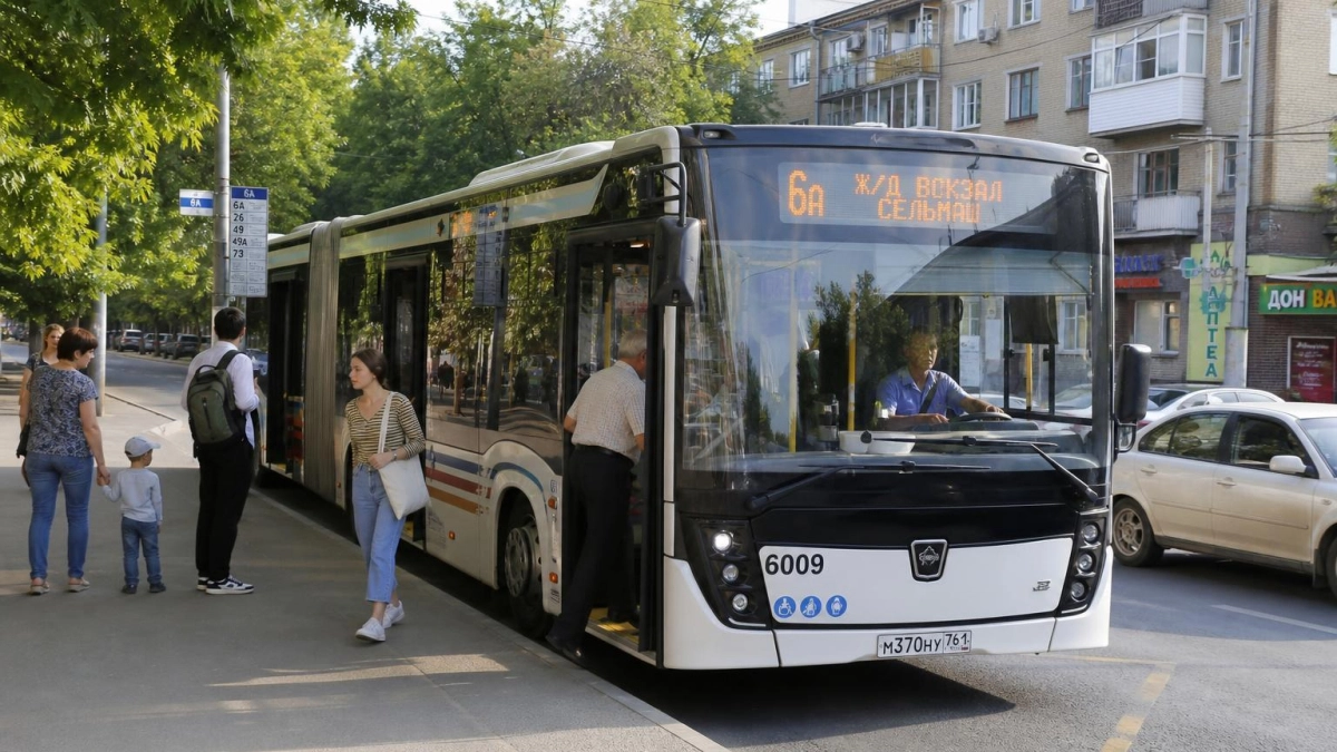 Ростов получил 90 новых автобусов, включая 20 сочленённых