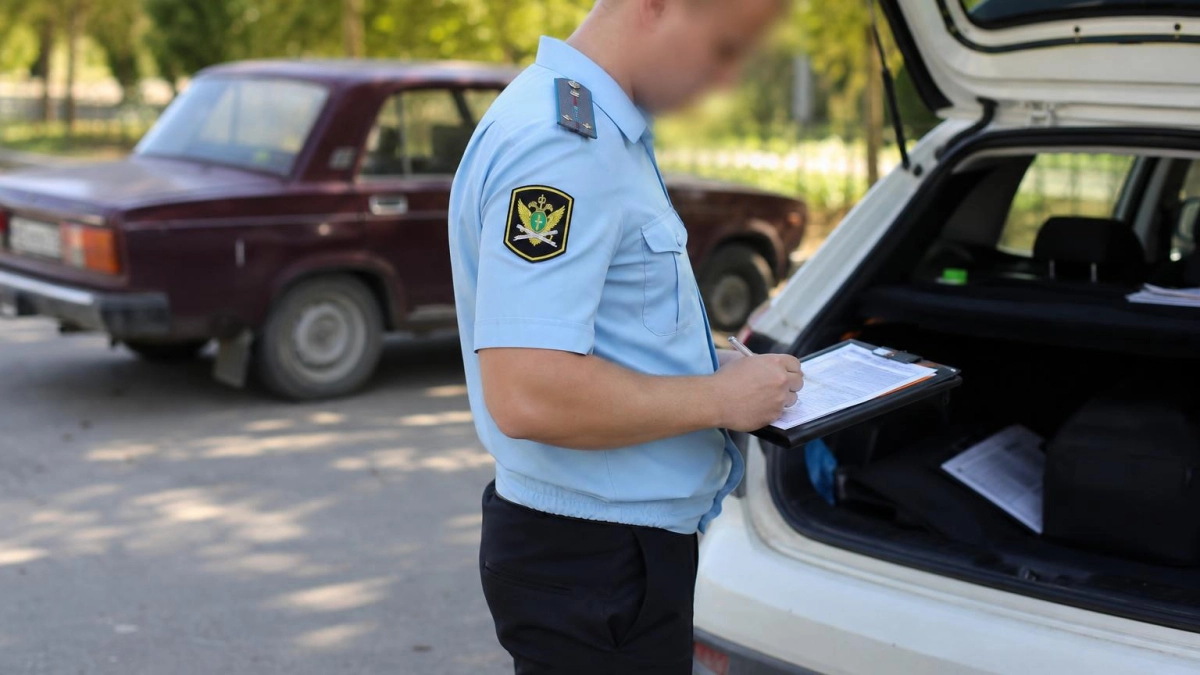«Калину» за 64 тысячи, «Самару» за 27: разбитые госавтомобили продают на торгах