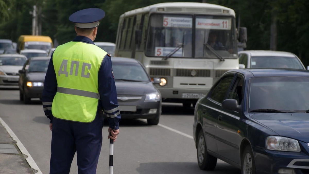 ДТП с автобусом и дорожные работы парализовали центр Ростова