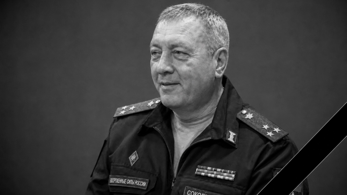 Военного комиссара Ростова нашли мертвым у дома, где он жил