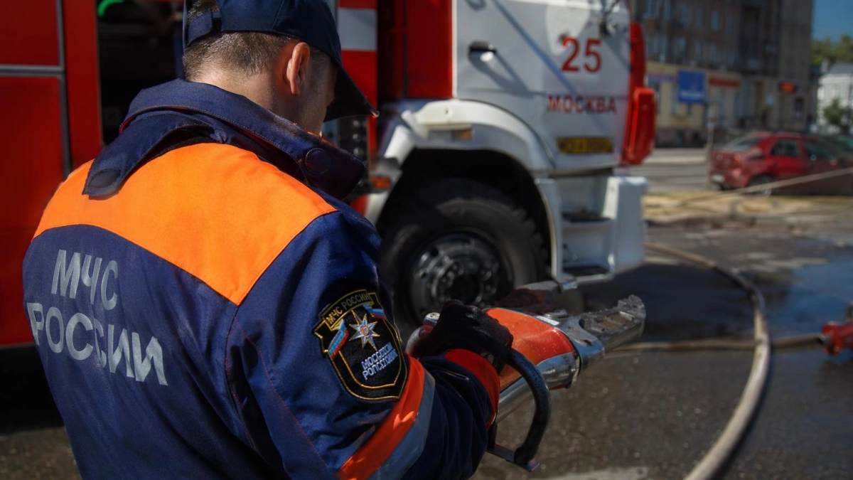 За сутки в Ростовской области спасатели потушили семь пожаров и спасли двух человек