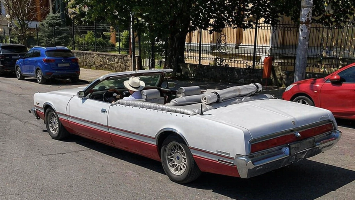 В Ростове заметили коллекционный Mercury Marquis Convertible стоимостью до 12 миллионов рублей