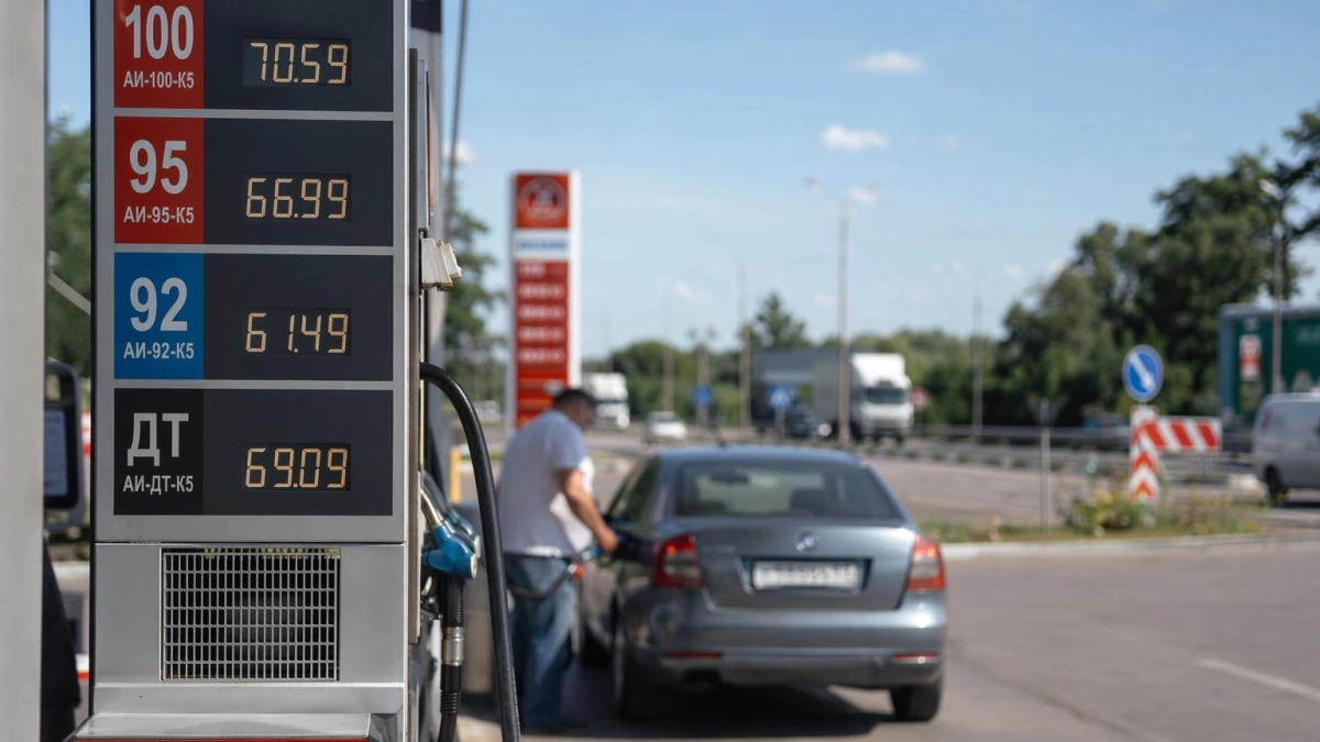 На АЗС трассы М-4 «Дон» в Ростовской области выросли километровые очереди