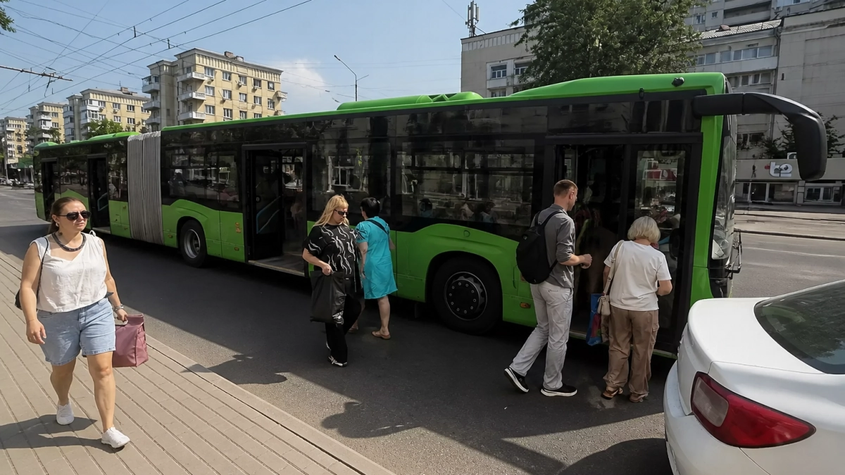 Дептранс Ростова объяснил снижение пассажиропотока сезоном отпусков и каникулами