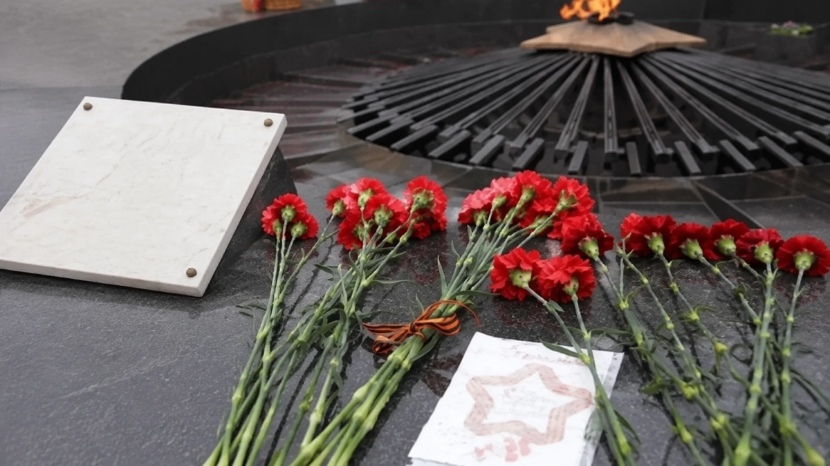 Подвиг пятерых пионеров Ростова Высоцкий увековечил в одной из самых пронзительных песен