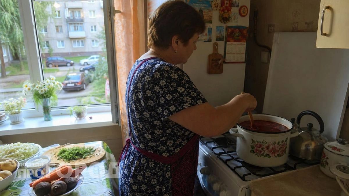 Перестаньте обжаривать свеклу для борща: шеф-повар раскрыл простой способ сохранить яркий рубиновый цвет